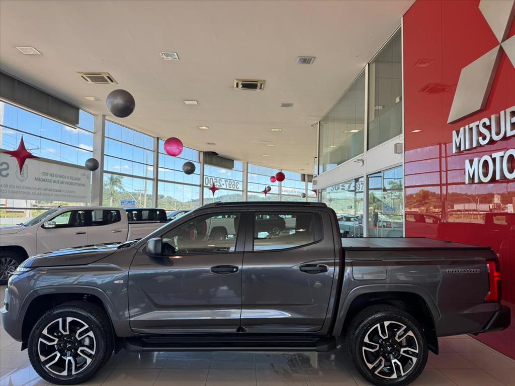 Mitsubishi-TRITON-2.4 BITURBO DIESEL CD TARMAC 4X2 AUTOMÁTICO