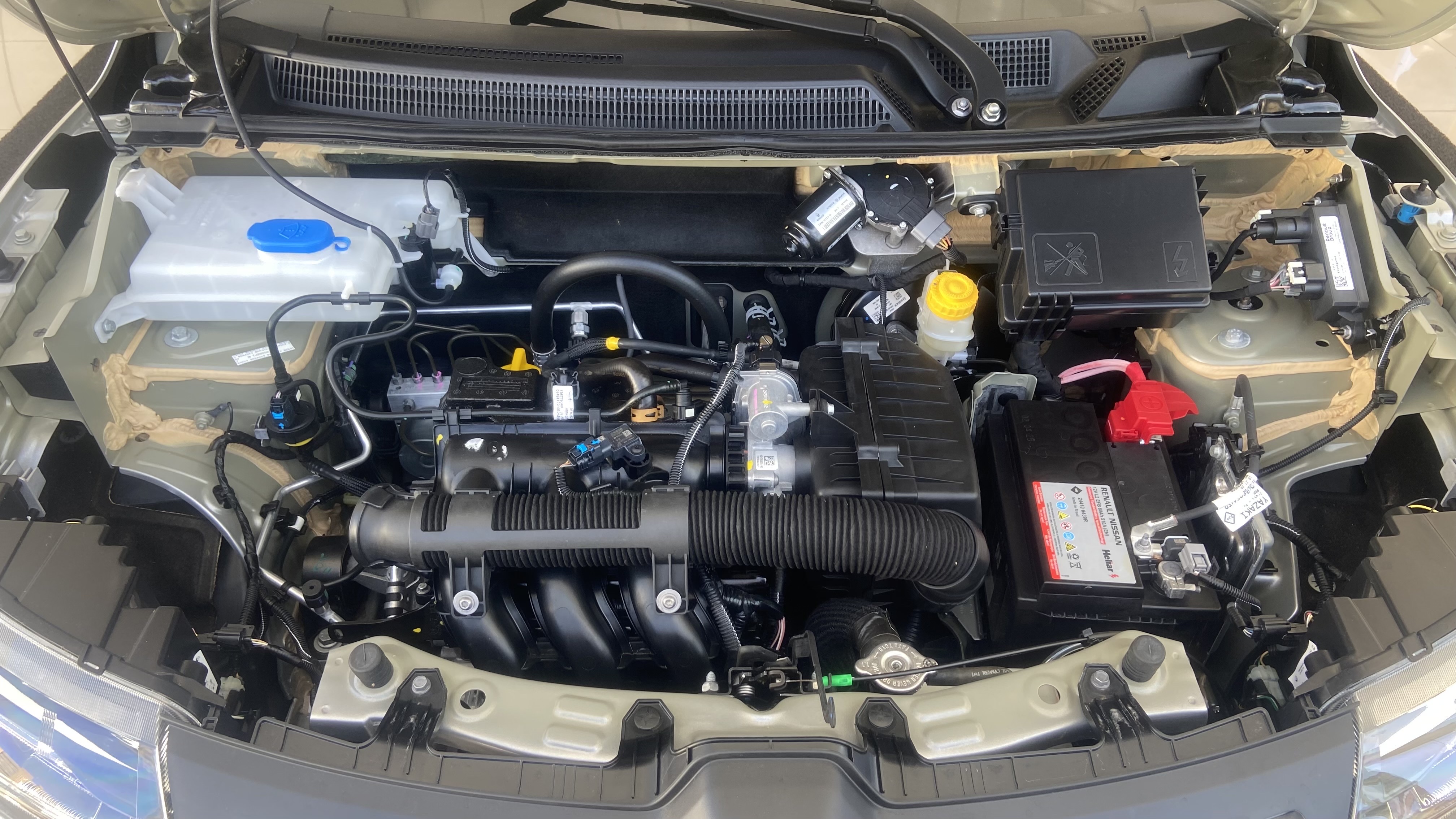 Renault-KWID-1.0 12V SCE FLEX INTENSE MANUAL