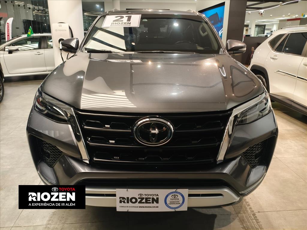 HILUX 2.8 D-4D TURBO DIESEL CD SRX 4X4 AUTOMÁTICO10