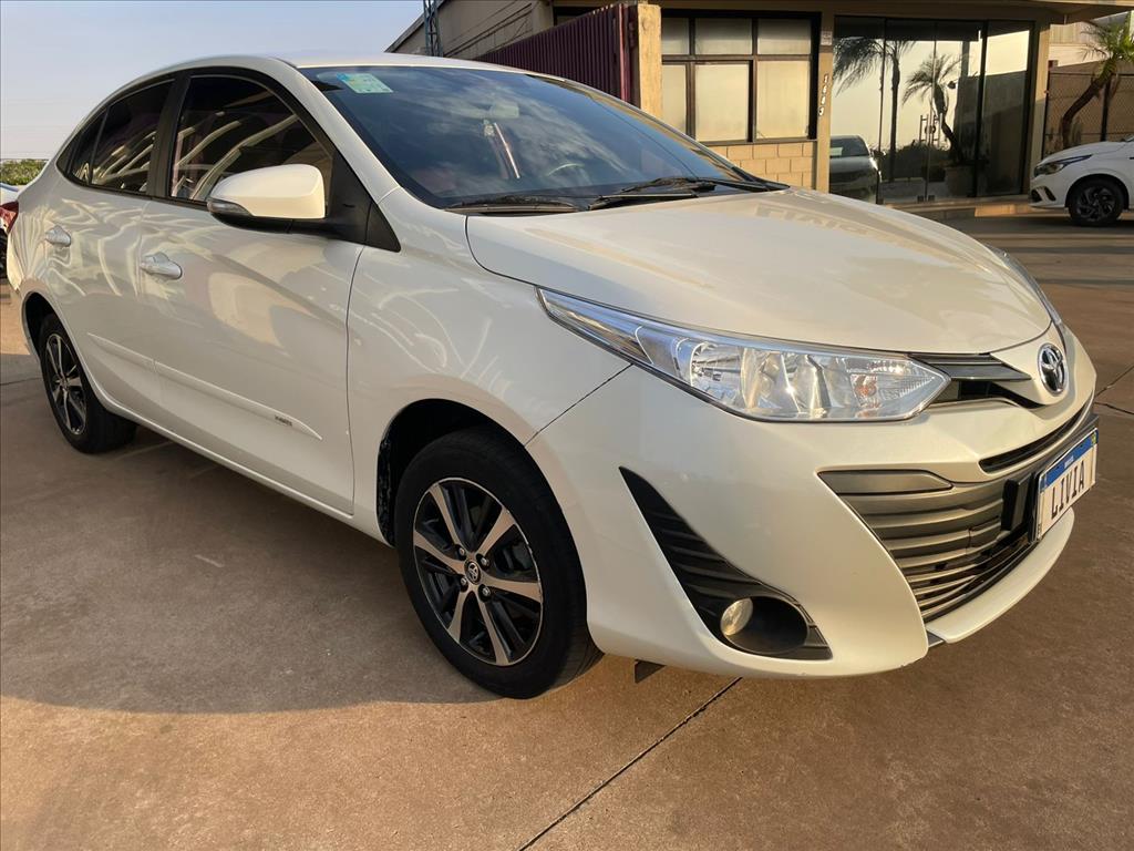 YARIS 1.5 16V FLEX SEDAN XL LIVE MULTIDRIVE YARIS 1.5 16V FLEX SEDAN XL LIVE MULTIDRIVE