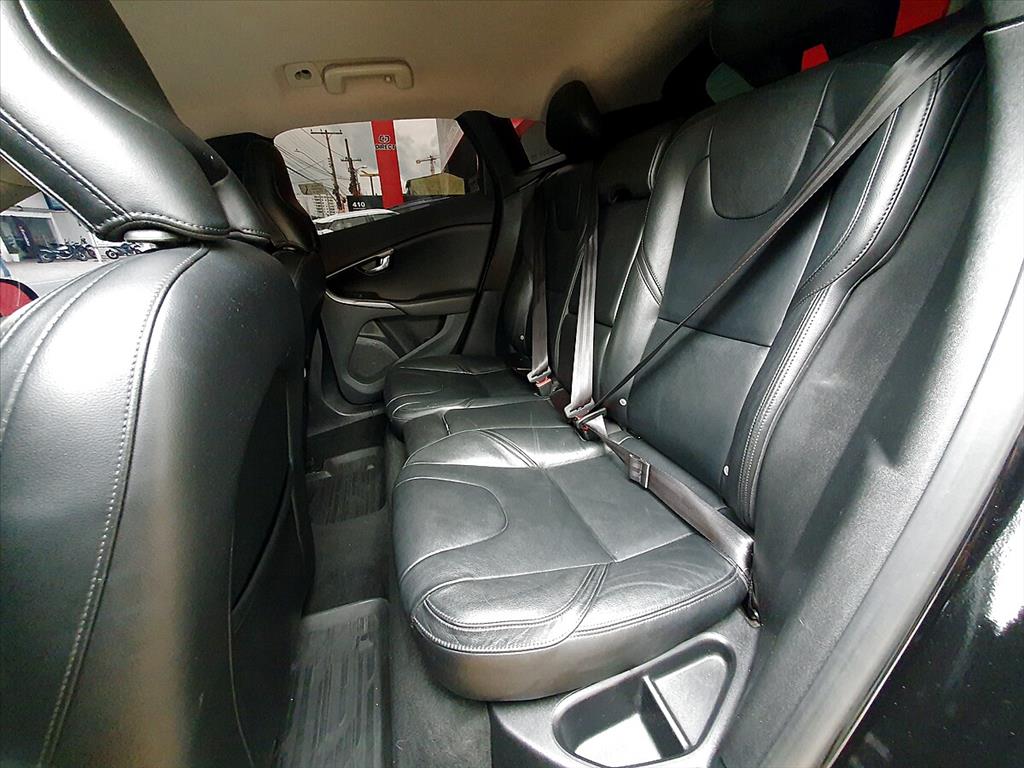 Volvo V40 - 2.0 T4 KINETIC GASOLINA 4P AUTOMÁTICO