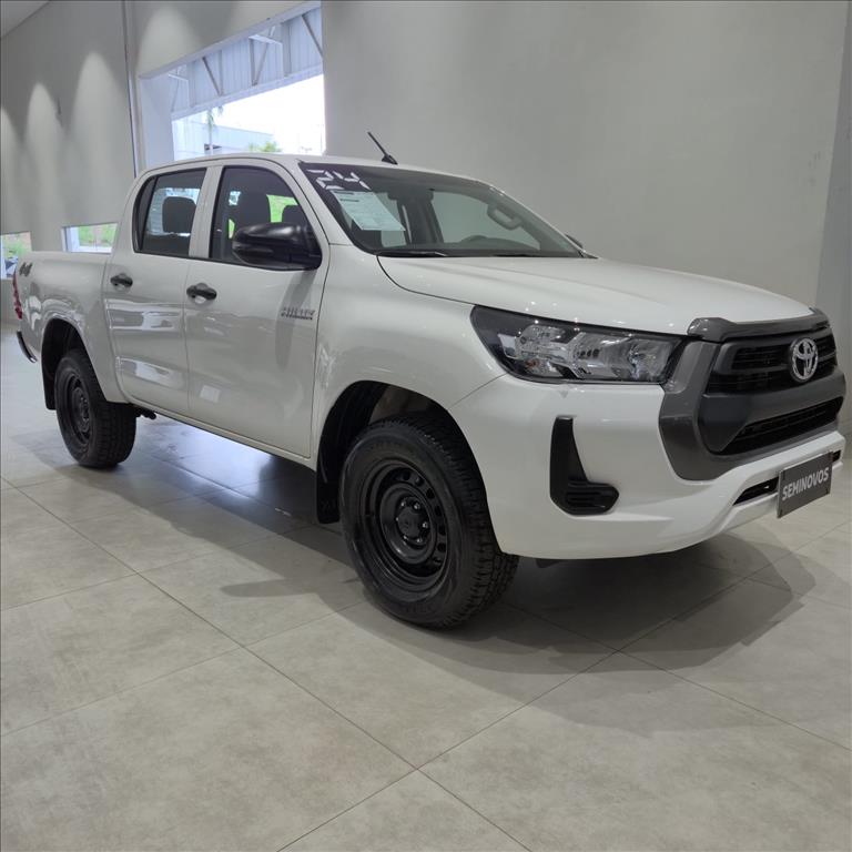 HILUX 2.8 D-4D TURBO DIESEL CD POWER PACK 4X4 MANUAL