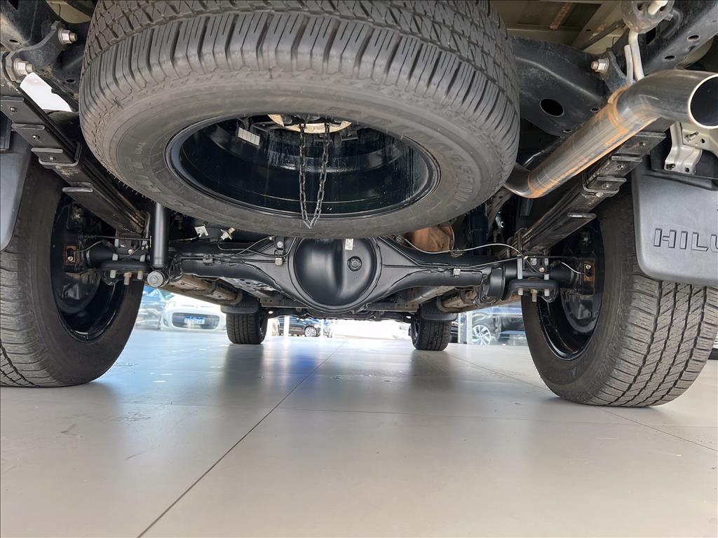 HILUX 2.8 D-4D TURBO DIESEL CD SRV 4X4 AUTOMÁTICO18