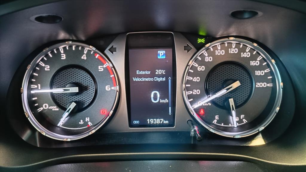 HILUX 2.8 D-4D TURBO DIESEL CD SRX 4X4 AUTOMÁTICO8