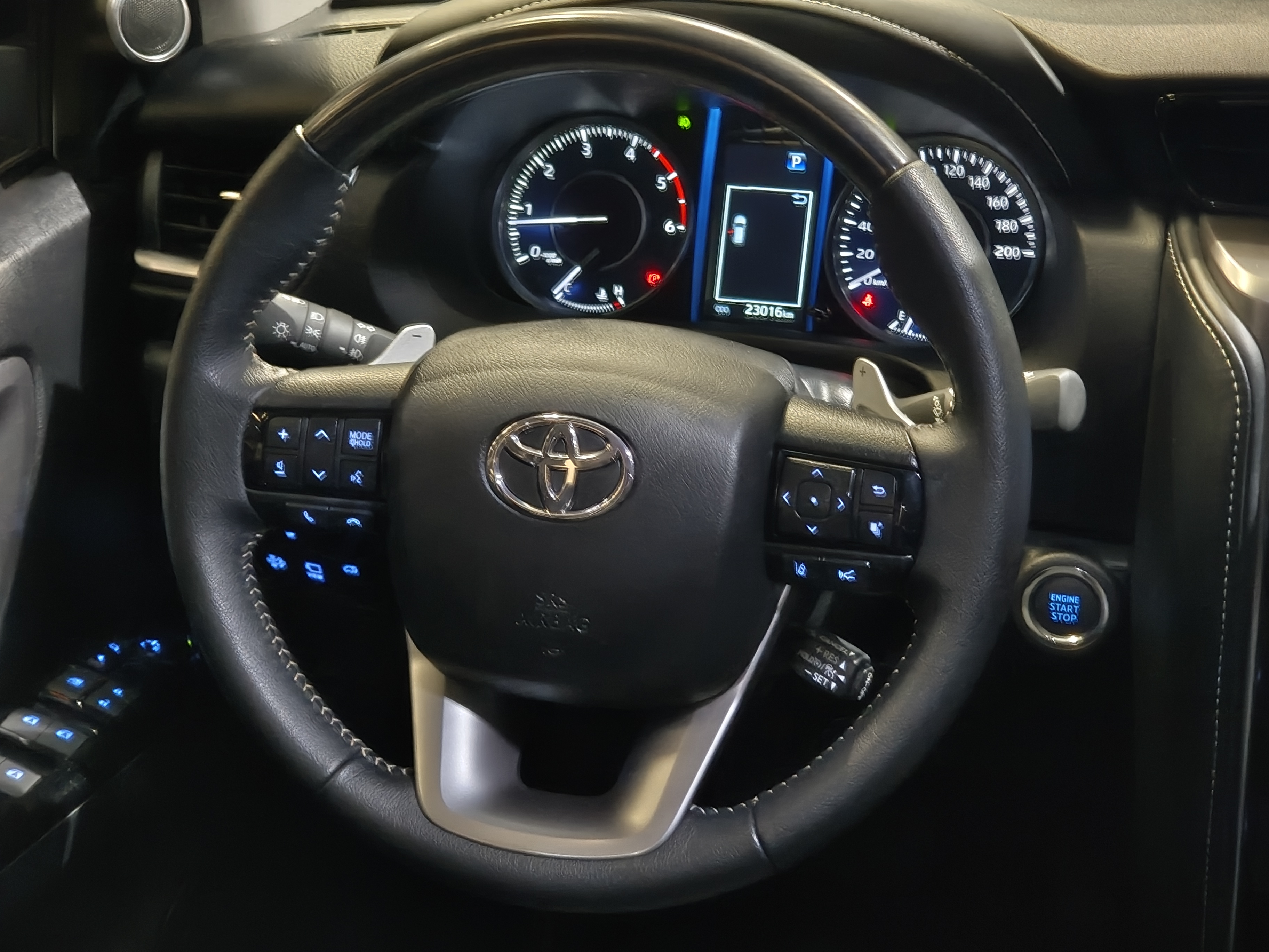 HILUX SW4 2.8 D-4D TURBO DIESEL SRX PLATINUM 7L 4X4 AUTOMÁTICO11