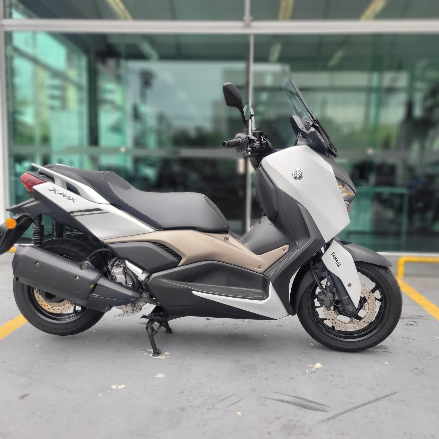 YAMAHA-XMAX-250 CONNECTED ABS