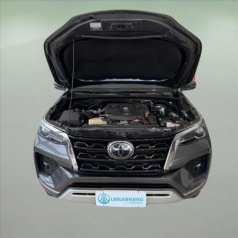HILUX SW4 2.8 D-4D TURBO DIESEL SRX 4X4 AUTOMÁTICO7