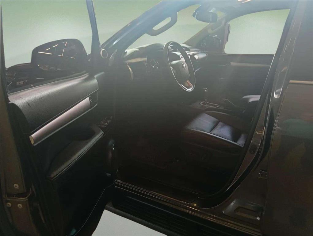 HILUX 2.8 D-4D TURBO DIESEL CD SRX 4X4 AUTOMÁTICO5