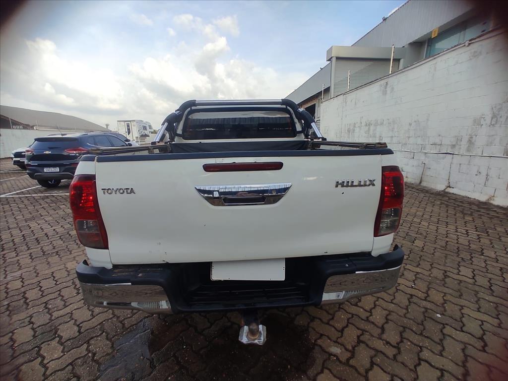 HILUX 2.8 D-4D TURBO DIESEL CD SR 4X4 AUTOMÁTICO3