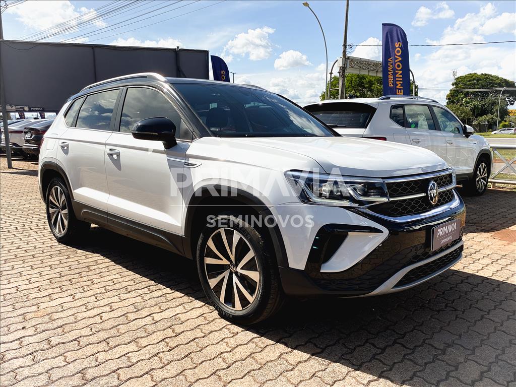 TAOS 1.4 250 TSI TOTAL FLEX COMFORTLINE AUTOMÁTICO2