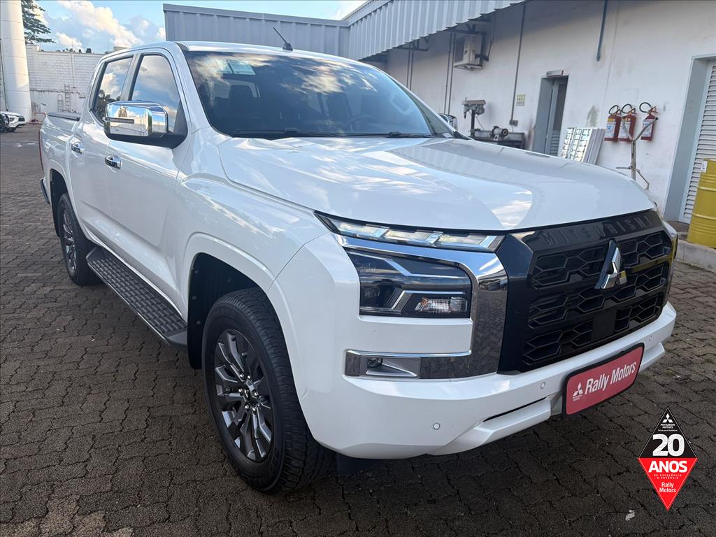 Mitsubishi-TRITON-2.4 BITURBO DIESEL CD HPE-S 4X4 AUTOMÁTICO