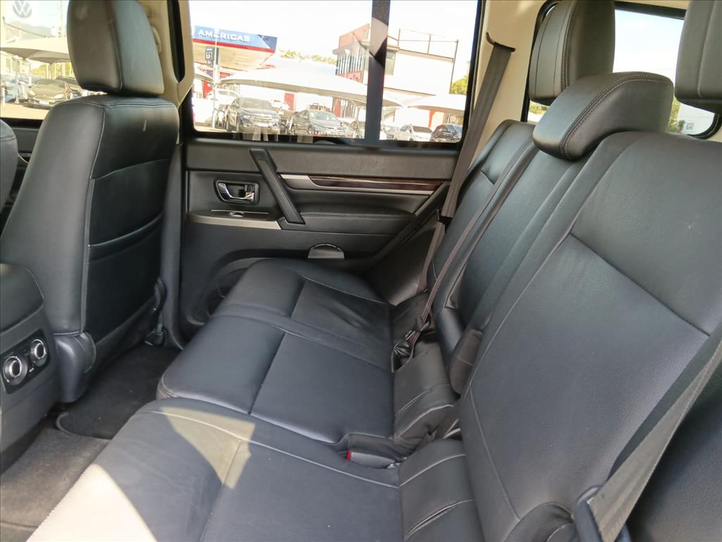 PAJERO 3.2 HPE 4X4 7 LUGARES 16V TURBO INTERCOOLER DIESEL 4P AUTOMÁTICO6