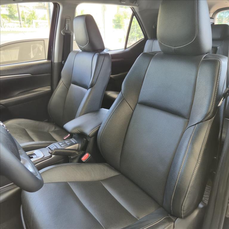 HILUX SW4 2.8 D-4D TURBO DIESEL SRX 7L 4X4 AUTOMÁTICO14