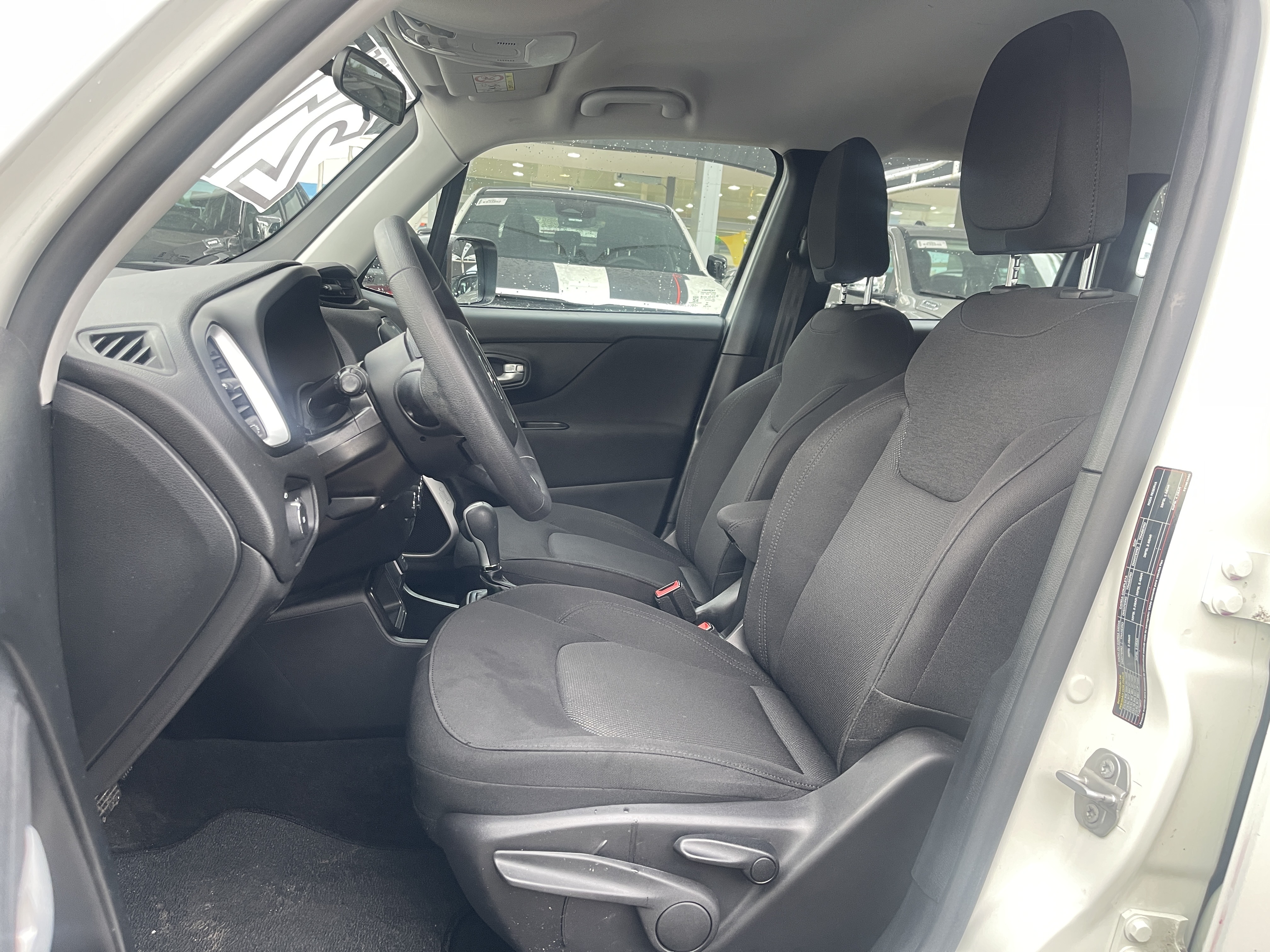 RENEGADE 1.8 16V FLEX 4P AUTOMÁTICO11