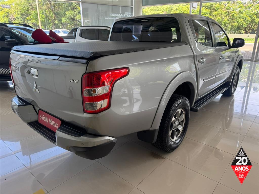 Mitsubishi-L200 TRITON-2.4 16V TURBO DIESEL SPORT HPE CD 4P 4X4 AUTOMÁTICO