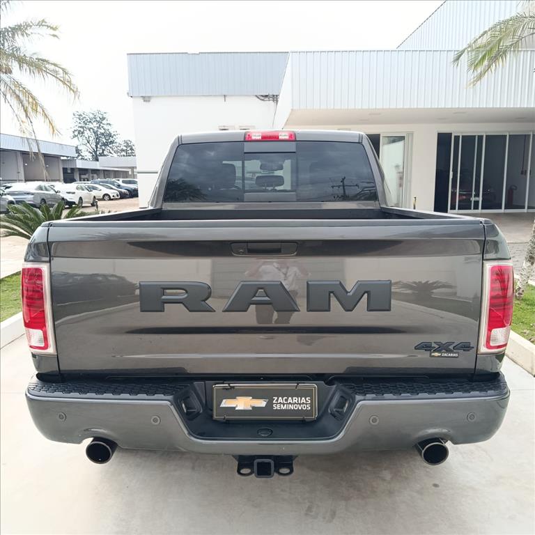 CLASSIC 5.7 V8 GASOLINA LARAMIE CD 4X4 AUTOMÁTICO3