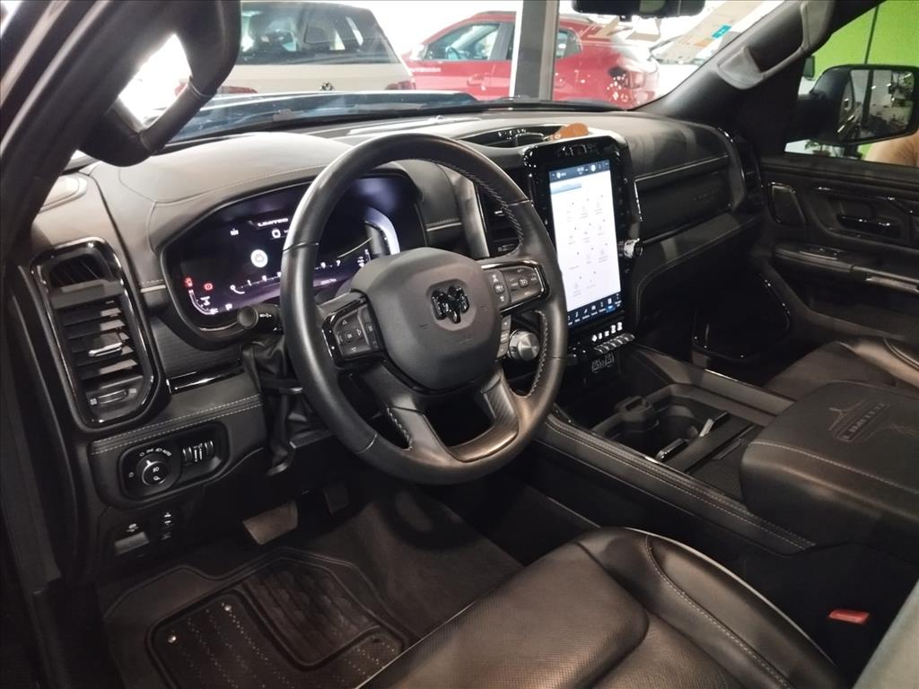 1500 5.7 V8 GASOLINA LIMITED CD 4X4 AUTOMÁTICO8