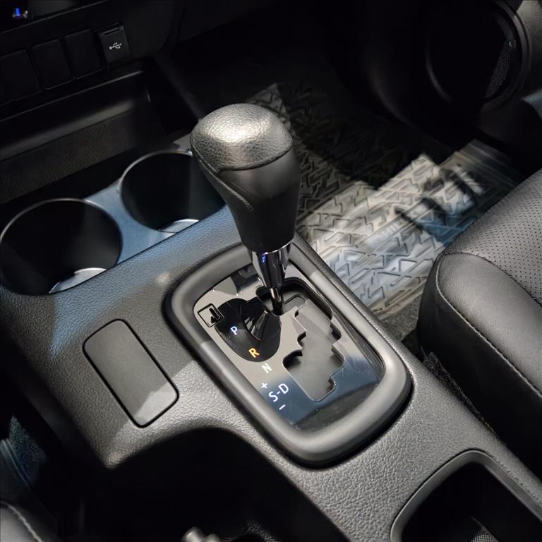 HILUX 2.8 D-4D TURBO DIESEL CD POWER PACK 4X4 MANUAL8