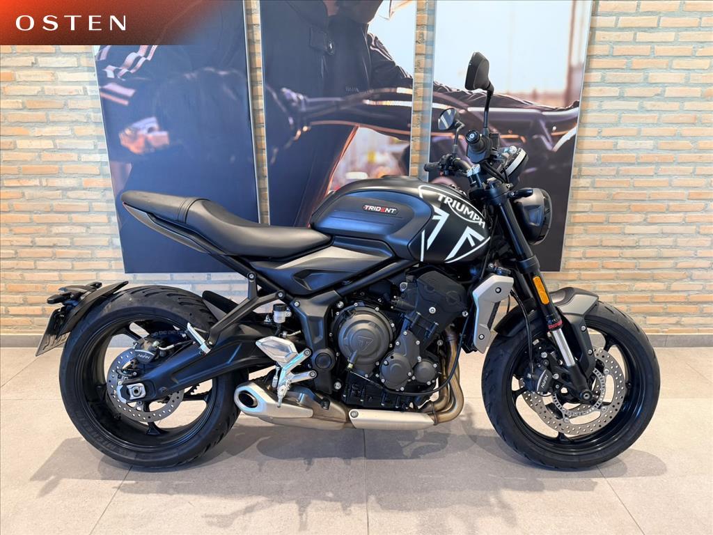 TRIUMPH-TRIDENT-660