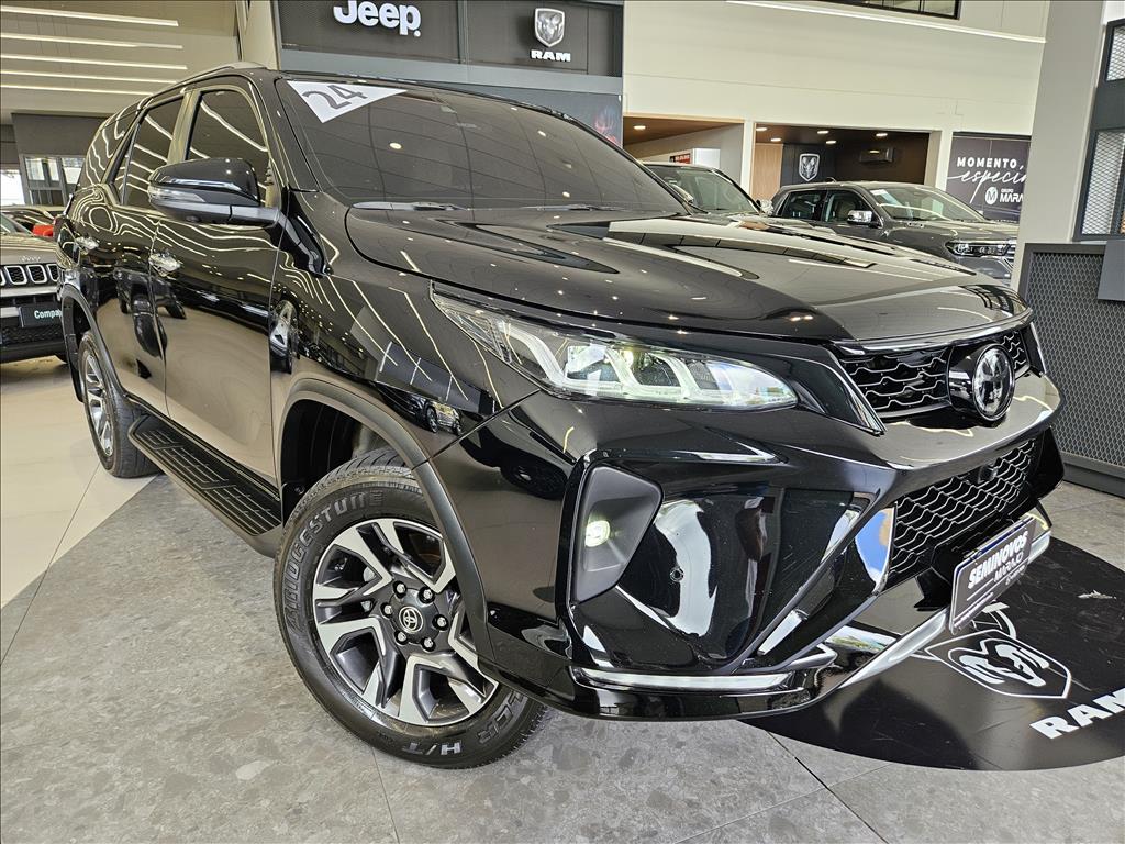 HILUX SW4 2.8 D-4D TURBO DIESEL DIAMOND 7L 4X4 AUTOMÁTICO