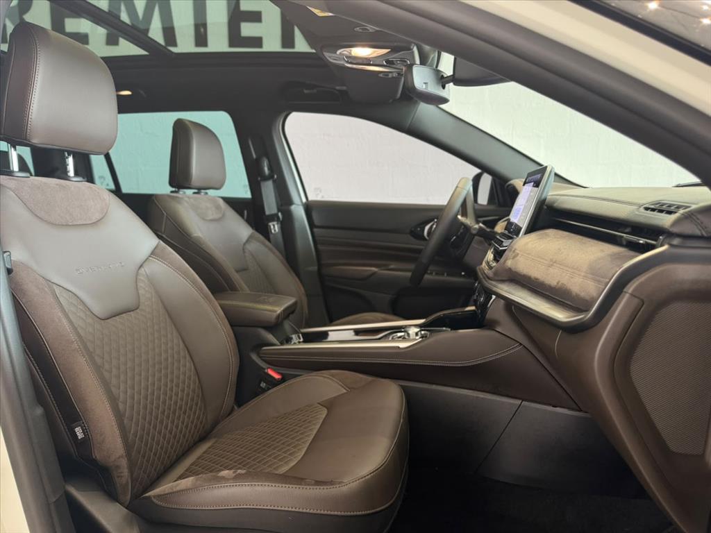 COMMANDER 2.2 TURBO DIESEL OVERLAND AT93