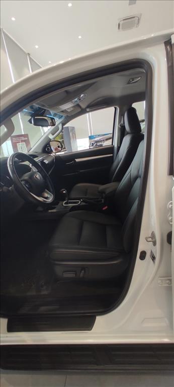 HILUX 2.8 D-4D TURBO DIESEL CD SRX 4X4 AUTOMÁTICO15