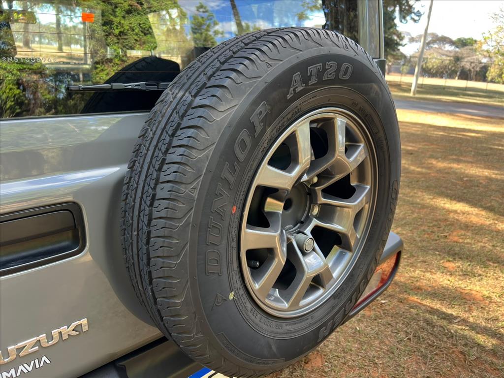 JIMNY 1.5 GASOLINA SIERRA 4YOU 4X4 AUTOMÁTICO5