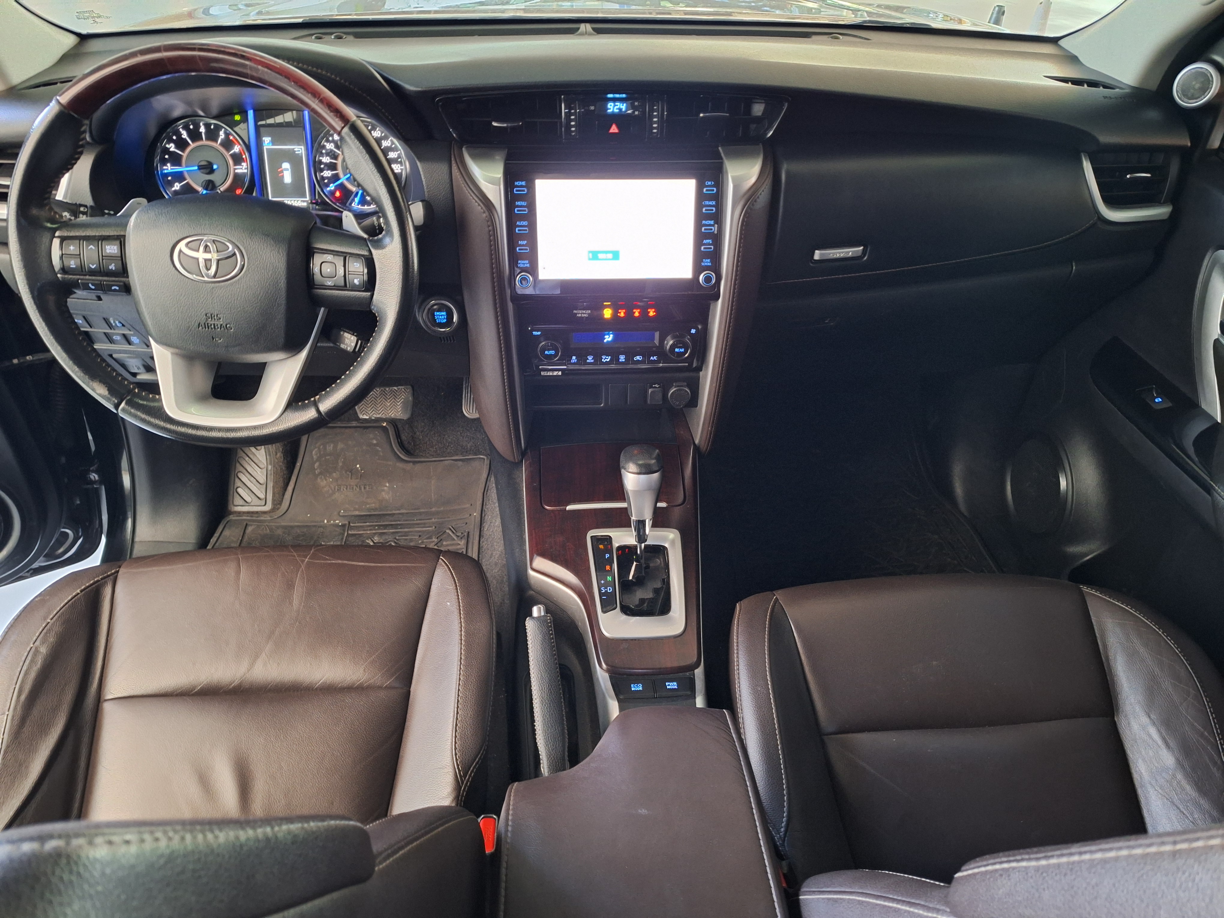 Toyota-HILUX SW4-2.7 SRV 7 LUGARES 4X2 16V FLEX 4P AUTOMÁTICO