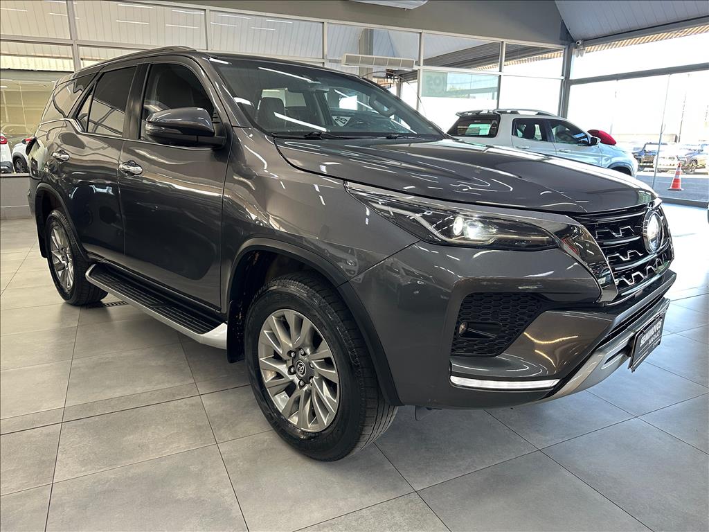 HILUX SW4 2.8 D-4D TURBO DIESEL SRX 4X4 AUTOMÁTICO1