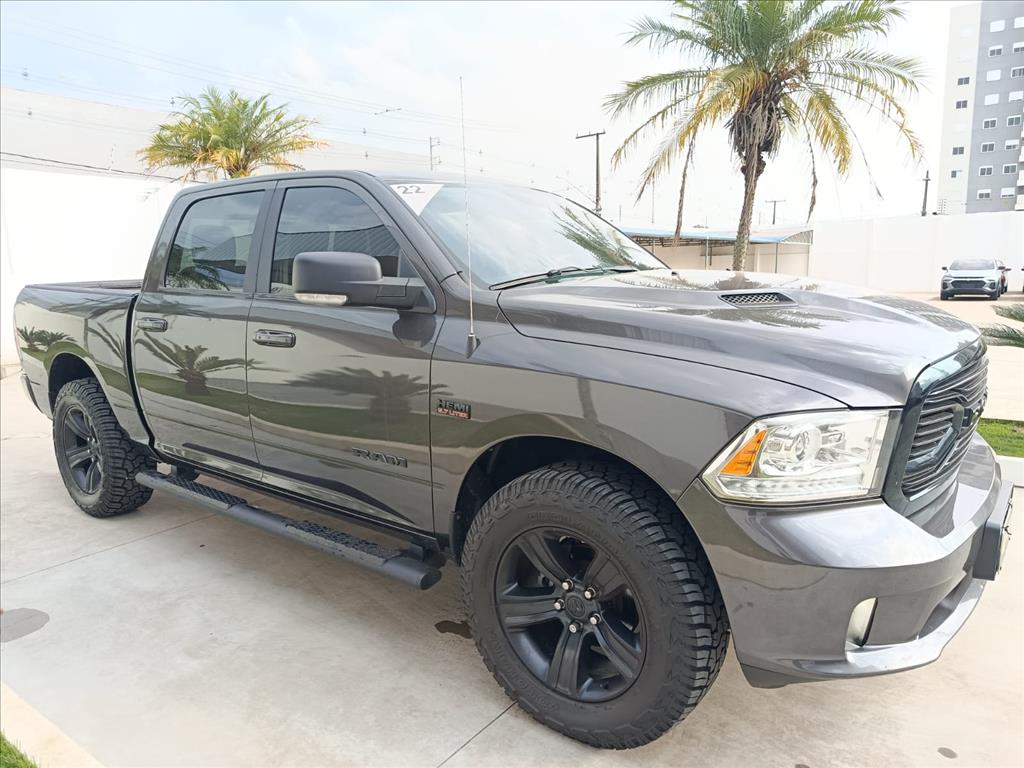 CLASSIC 5.7 V8 GASOLINA LARAMIE CD 4X4 AUTOMÁTICO2