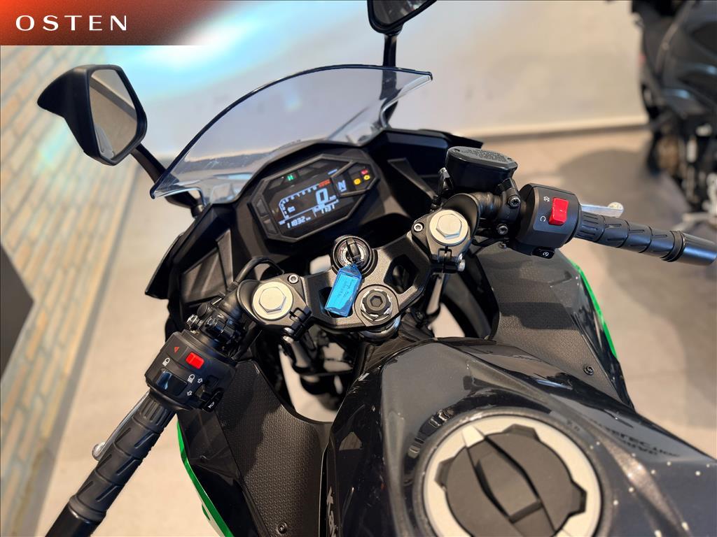 KAWASAKI-NINJA-500