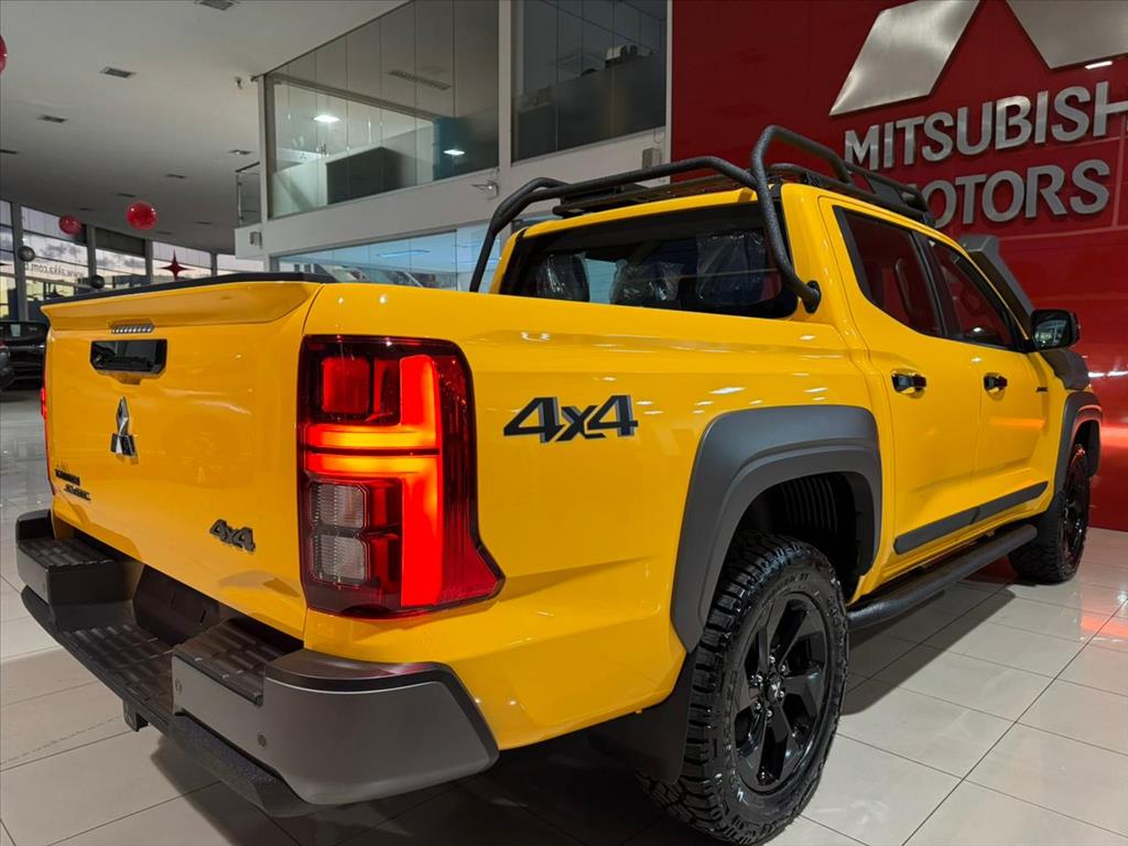 Mitsubishi-TRITON-2.4 BITURBO DIESEL CD SAVANA 4X4 AUTOMÁTICO
