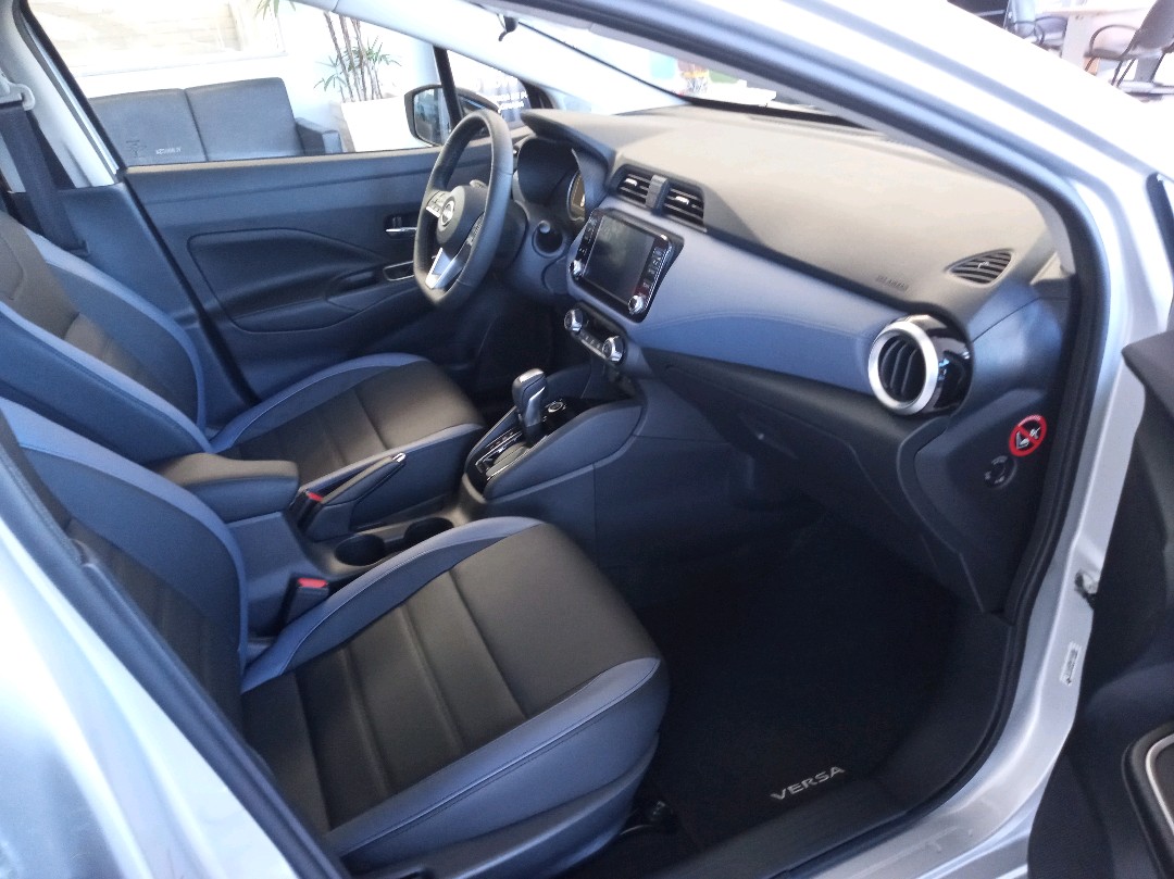 VERSA 1.6 16V FLEX EXCLUSIVE XTRONIC8