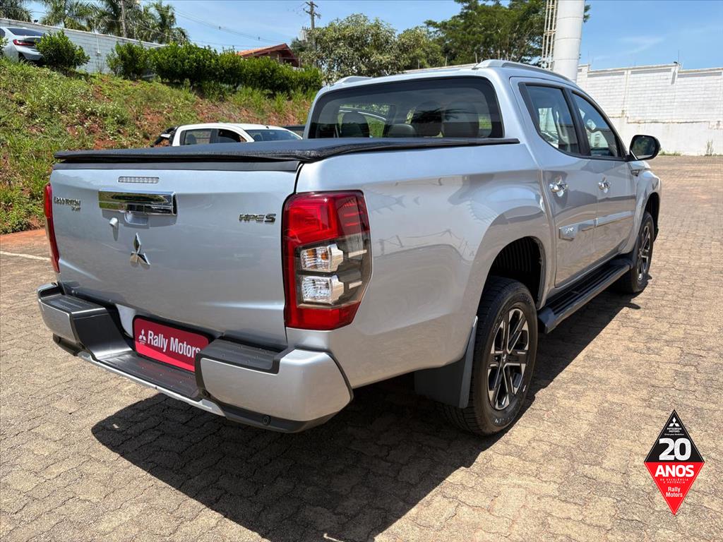 Mitsubishi-L200 TRITON-2.4 16V TURBO DIESEL SPORT HPE-S CD 4P 4X4 AUTOMÁTICO