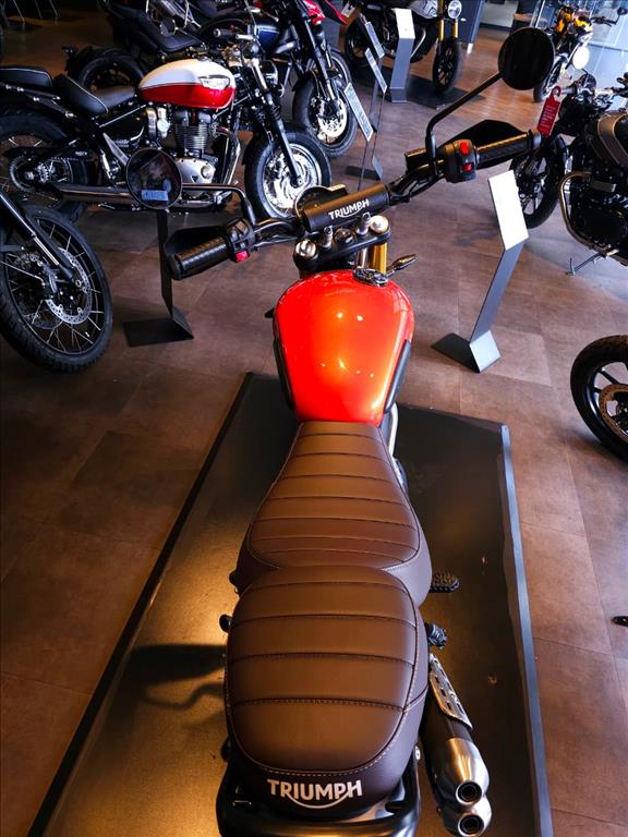 SCRAMBLER 400 X4