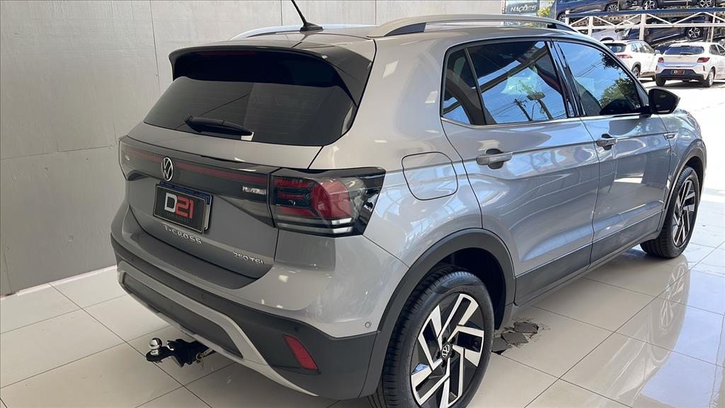 Volkswagen-T-CROSS-1.4 250 TSI TOTAL FLEX HIGHLINE AUTOMÁTICO