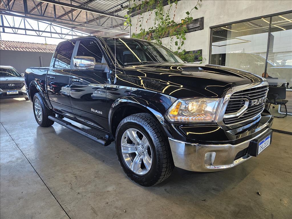 CLASSIC 5.7 V8 GASOLINA LARAMIE CD 4X4 AUTOMÁTICO