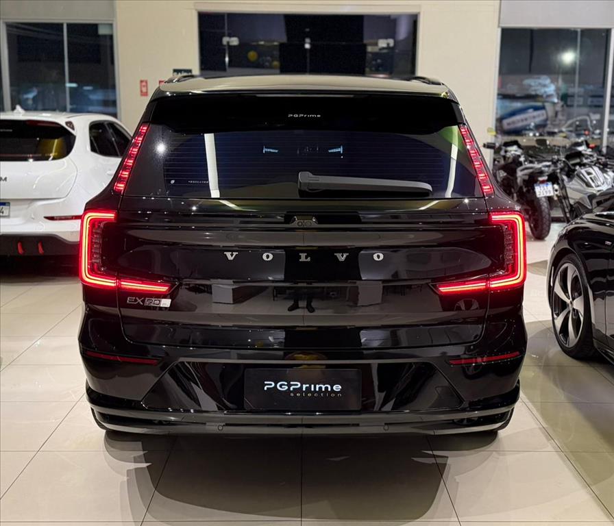 EX90 P8 RECHARGE TWIN ELECTRIC PERFORMANCE ULTRA AWD9
