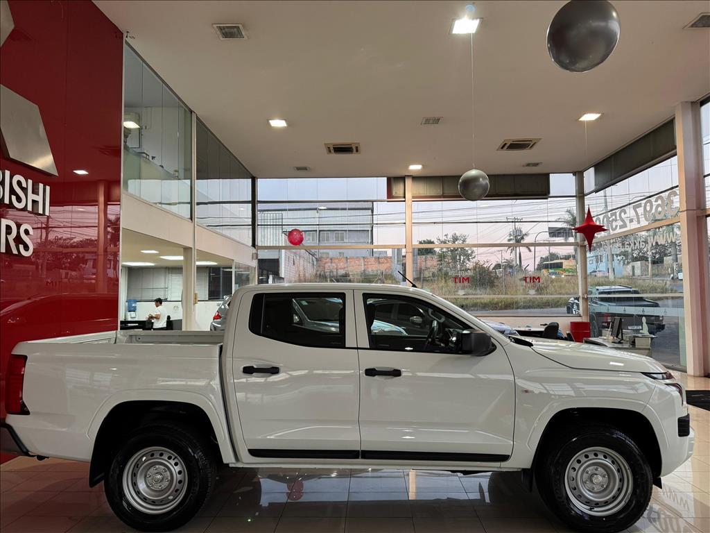 Mitsubishi-TRITON-2.4 BITURBO DIESEL CD GL 4X4 AUTOMÁTICO