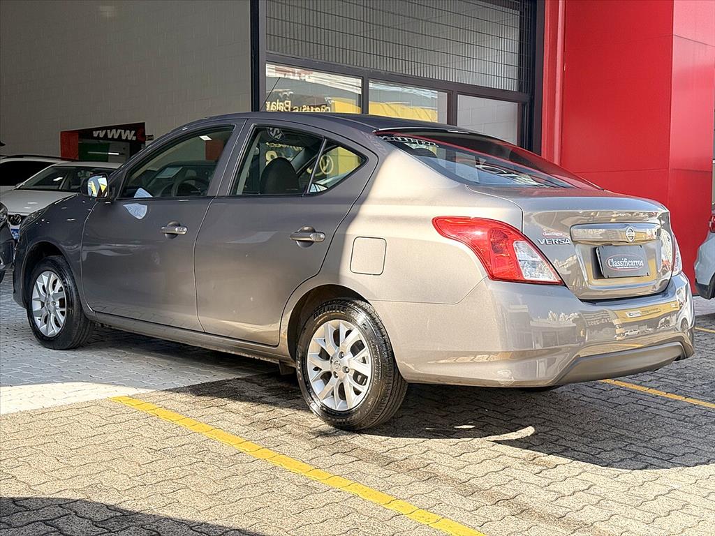 Nissan Versa - 1.0 12V FLEX S 4P MANUAL