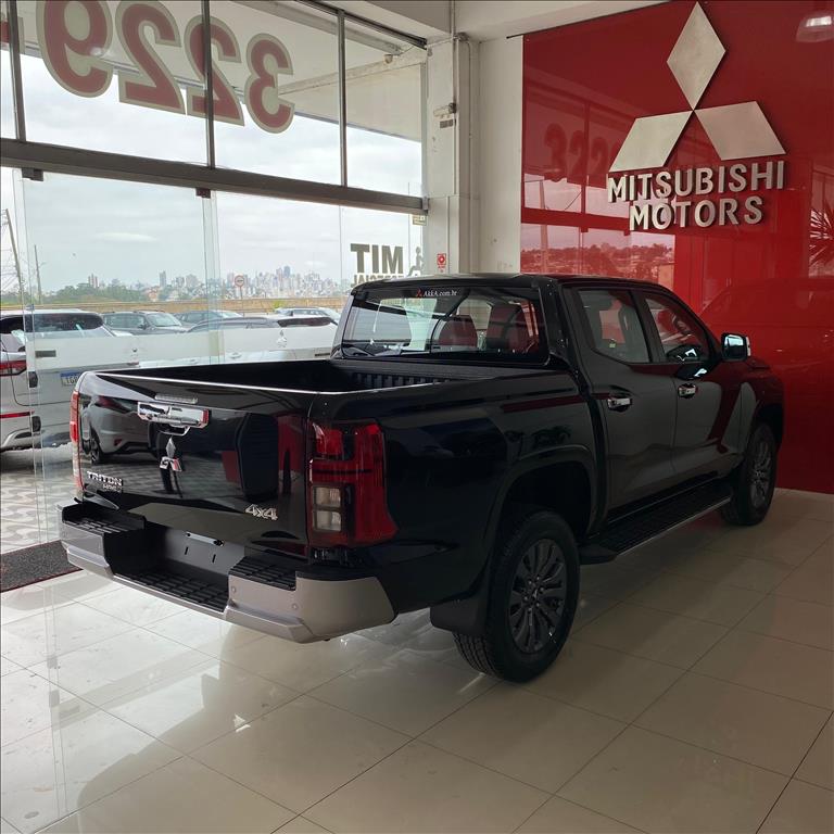 Mitsubishi-TRITON-2.4 BITURBO DIESEL CD HPE-S 4X4 AUTOMÁTICO