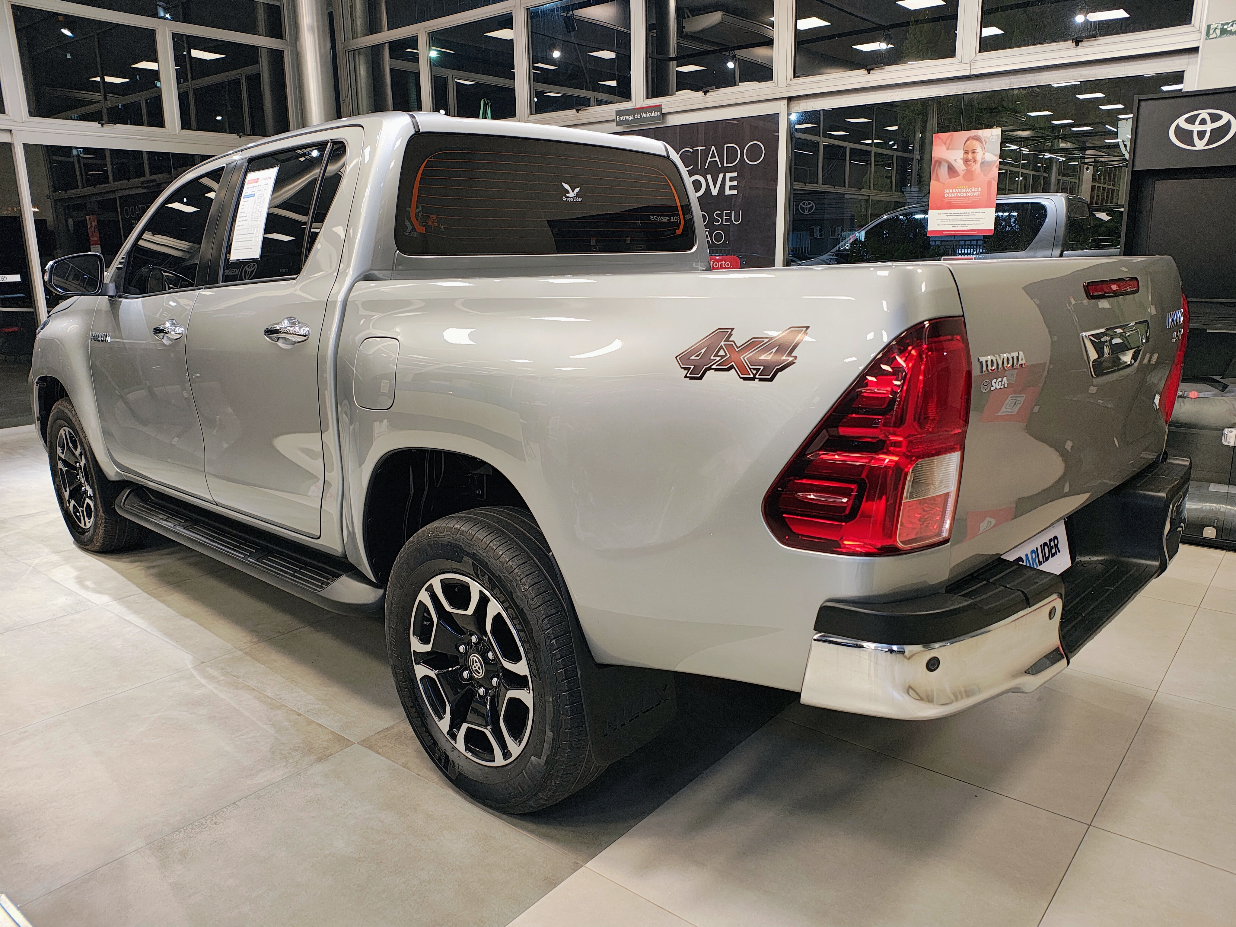 HILUX 2.8 D-4D TURBO DIESEL CD SRV 4X4 AUTOMÁTICO3
