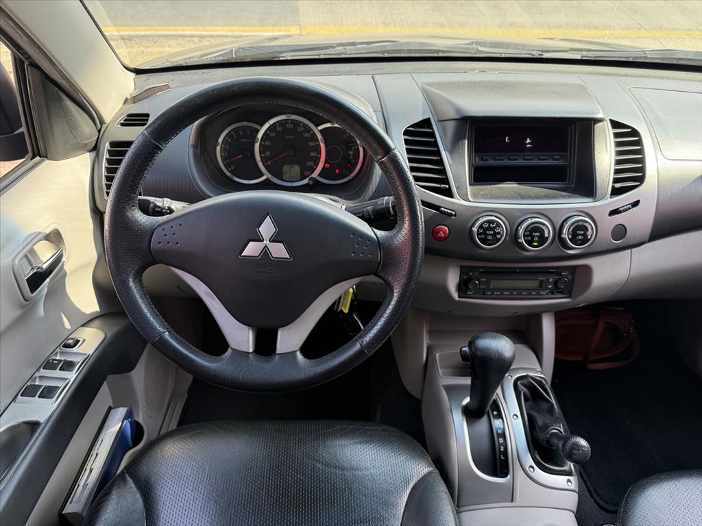 Mitsubishi L200 Triton - 3.5 HPE 4X4 CD V6 24V FLEX 4P AUTOMÁTICO