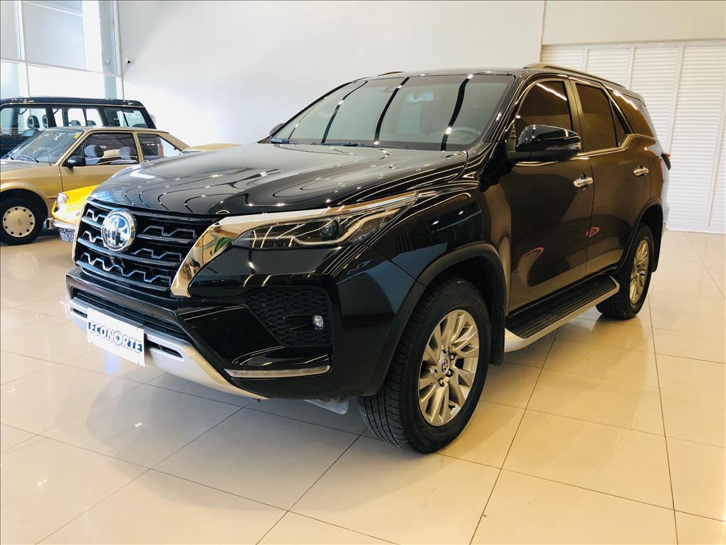 HILUX SW4 2.8 D-4D TURBO DIESEL SRX 4X4 AUTOMÁTICO