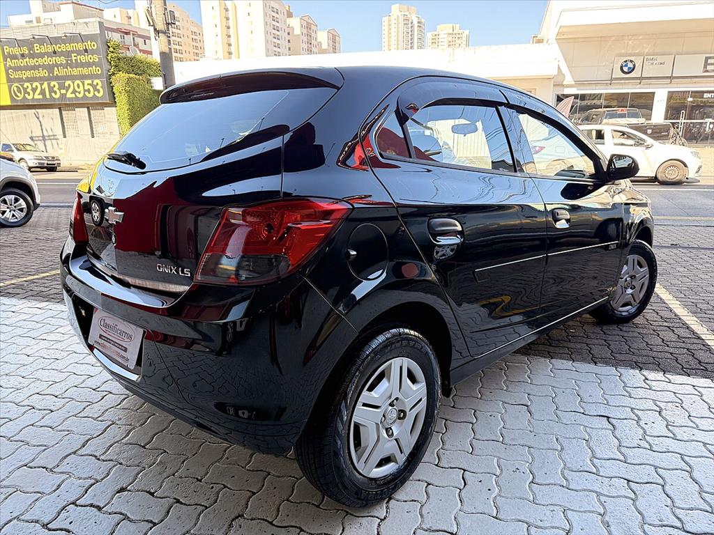 Chevrolet Onix - 1.0 MPFI LS 8V FLEX 4P MANUAL