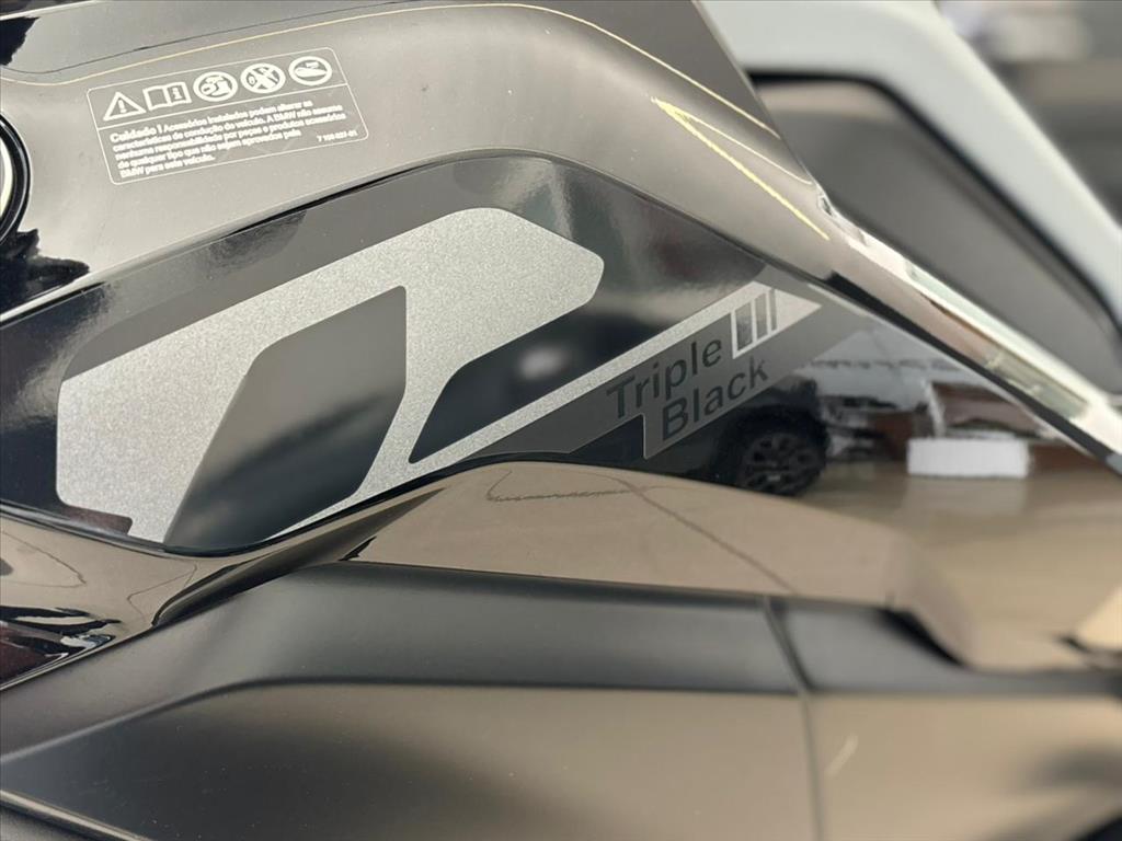 R 1300 GS TRIPLE BLACK4