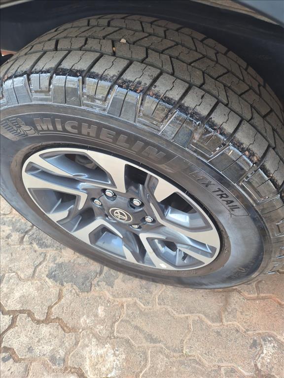 HILUX SW4 2.8 D-4D TURBO DIESEL SRX PLATINUM 7L 4X4 AUTOMÁTICO9