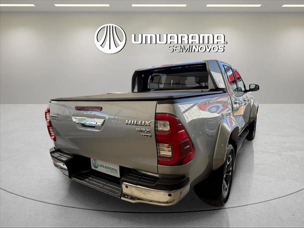 HILUX 2.8 D-4D TURBO DIESEL CD SRX PLUS 4X4 AUTOMÁTICO2