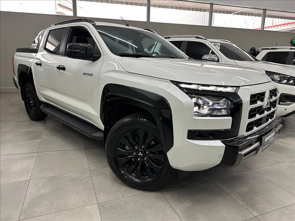 TRITON 2.4 BITURBO DIESEL CD KATANA 4X4 AUTOMÁTICO