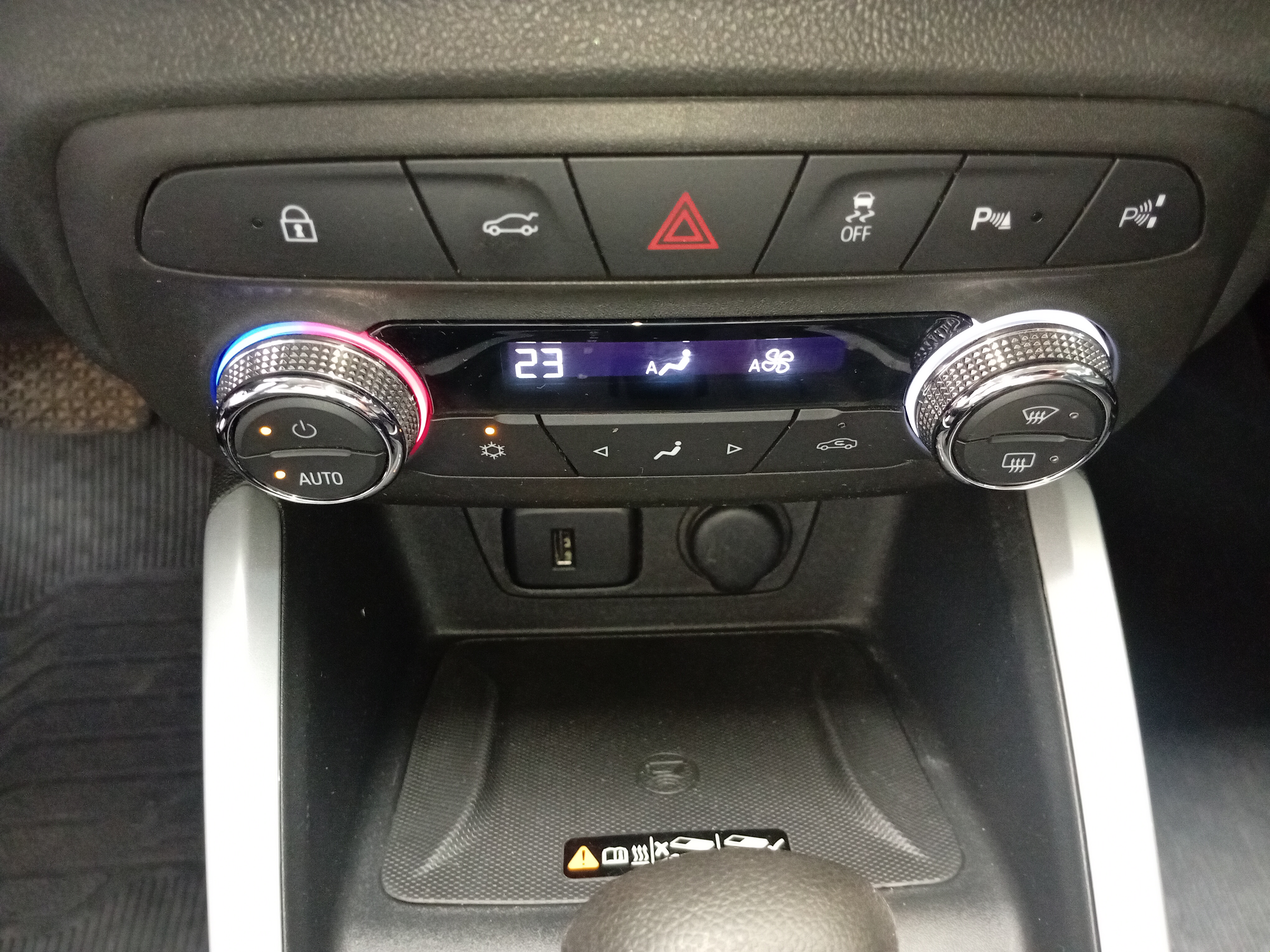 ONIX PLUS 1.0 TURBO FLEX PREMIER AUTOMÁTICO12